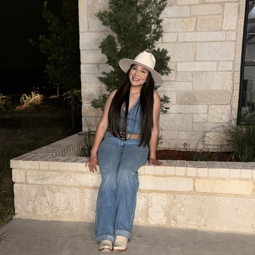 Elizabeth V - Dallas County Community College District Babysitter