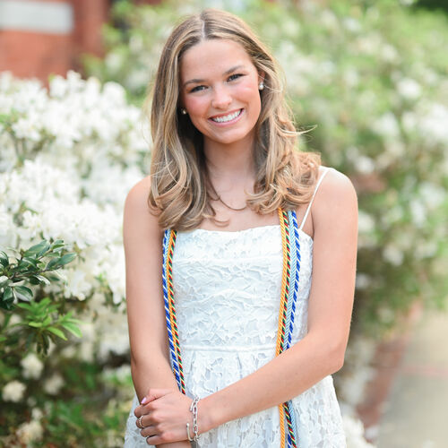 Maddie C - Auburn Babysitter