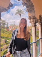 Nicole Q – UVA Student Seeking Babysitting Jobs