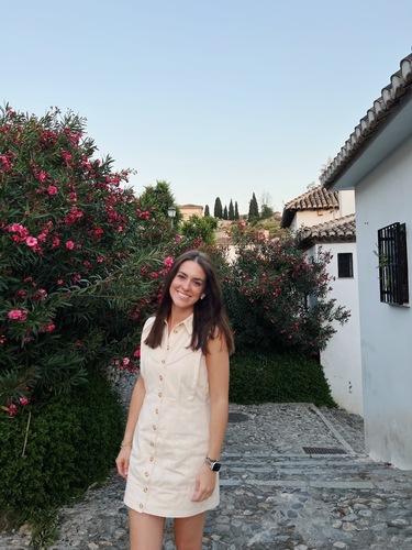 Bella B - Samford Babysitter