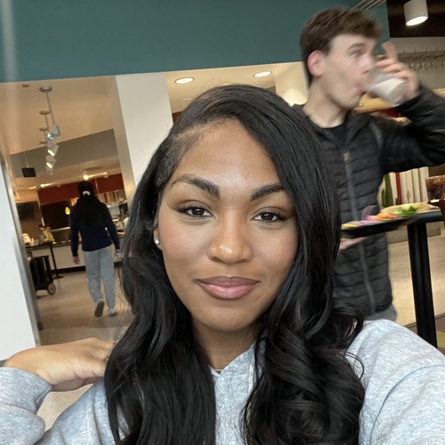 Destiny L - Phoenix College  Babysitter