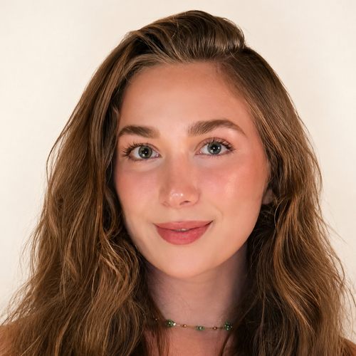 Daniella V - Vanderbilt Babysitter