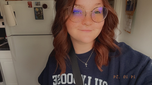 Chloe M - UNI Babysitter