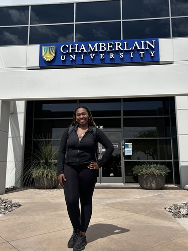 Ajianna G - Chamberlain College of Nursing-Georgia Babysitter