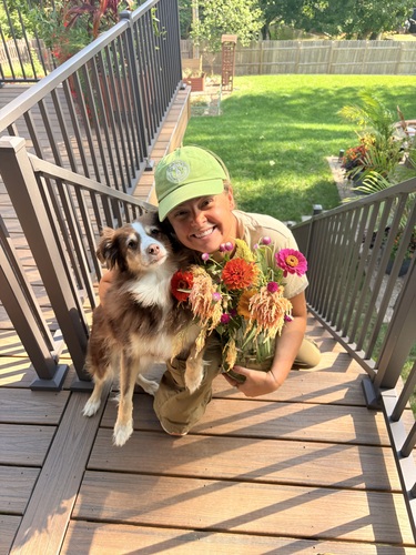 Lindsay V - UNO Babysitter