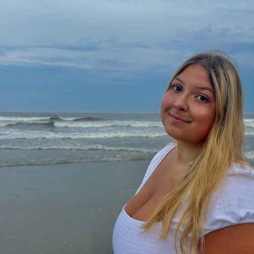 Delaney B – Penn State Student Seeking Babysitting Jobs