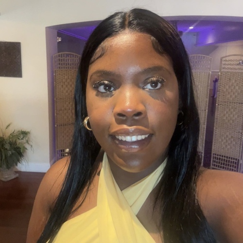 Laureen N – UMass Lowell Student Seeking Babysitting Jobs