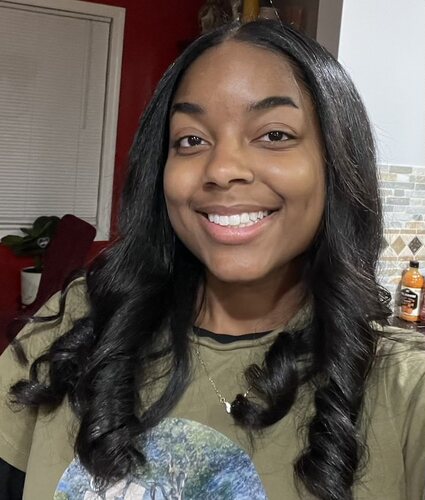 Laila M - UHart Babysitter