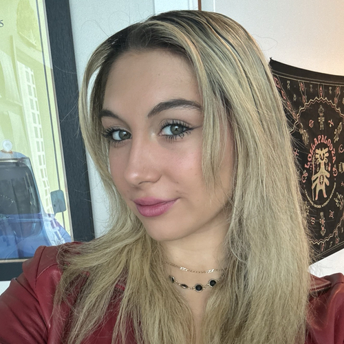 Kyla C - Belmont Babysitter
