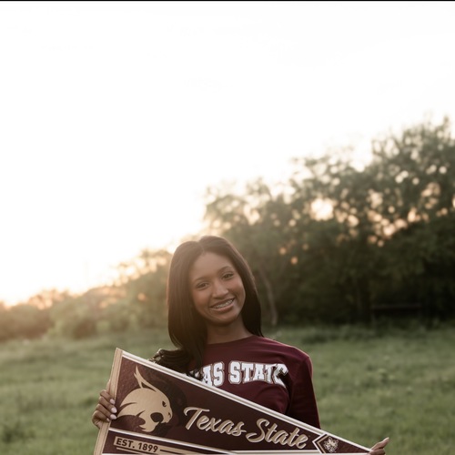 Dariana J - Texas State Babysitter
