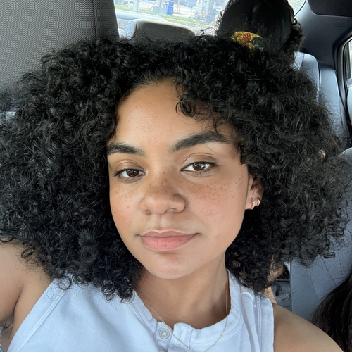 Cassidy C - Valencia Babysitter