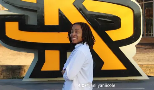 JaNiya M - Kennesaw State Babysitter