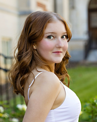 Mia R – Belmont Student Seeking Nanny Jobs