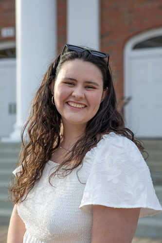 Charlotte F - Wheaton Babysitter