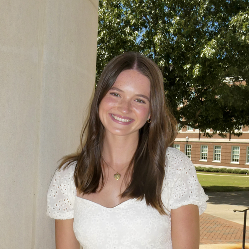 Emily H - University of Alabama Babysitter