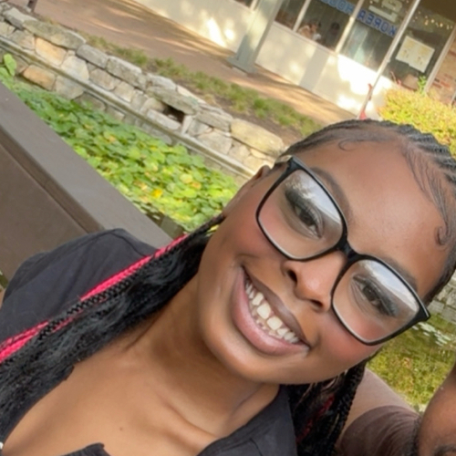 Niya W - Texas State Babysitter
