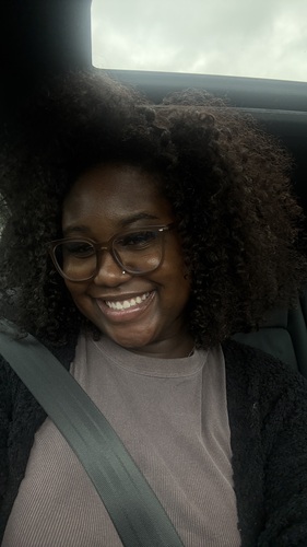 Mari N - UAB Babysitter