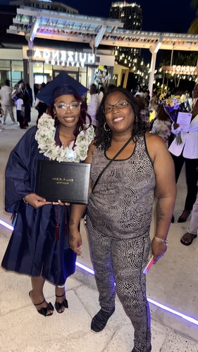Eresha J - Broward Babysitter