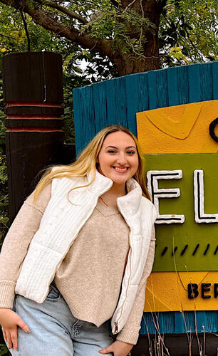 Ella G - Wayne State Babysitter