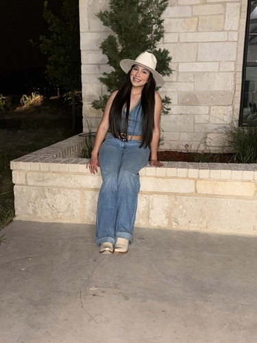 Elizabeth V - Dallas County Community College District Babysitter