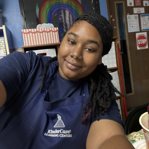 Saniyah H - Cosumnes River College  Babysitter
