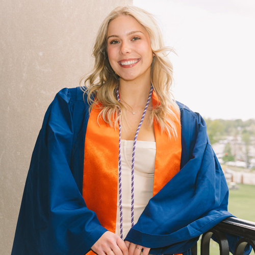 Hailee M - UIUC Babysitter