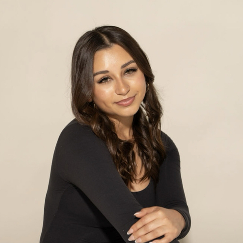 Maya B - Moorpark College  Babysitter