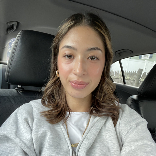 Mariana E - Middlesex Community College (MA) Babysitter