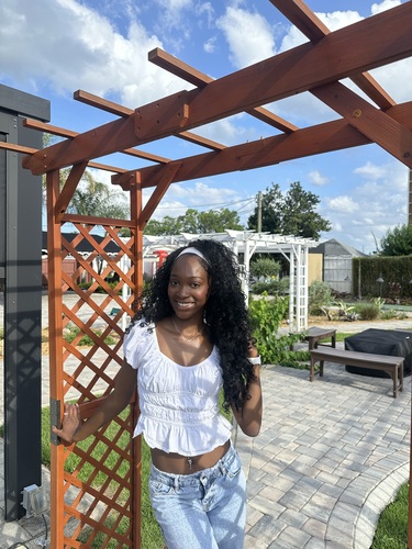 Jayla C - Valencia Babysitter