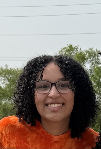 Mahiela H - Western Illinois Babysitter