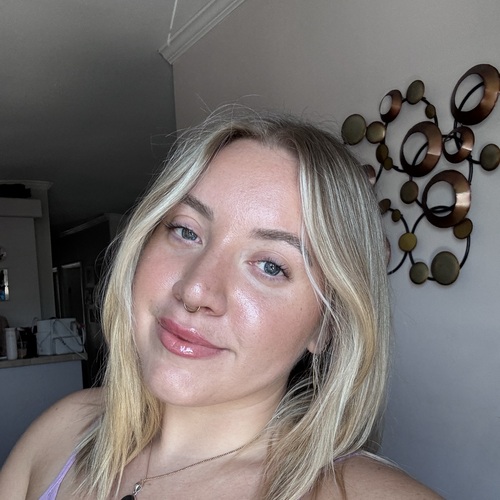 Chloe C - Wilmington U Babysitter