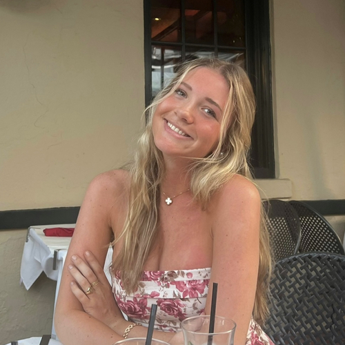 Lindsay W - Cuse Babysitter