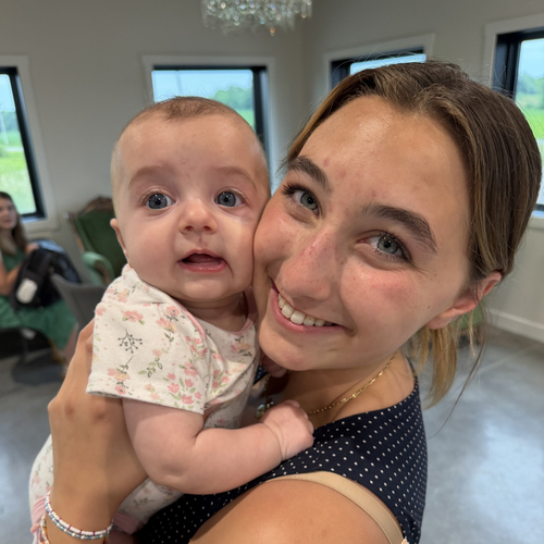 Olivia H - Belmont Babysitter