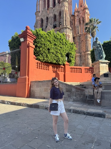 Lorraine P - USD Babysitter