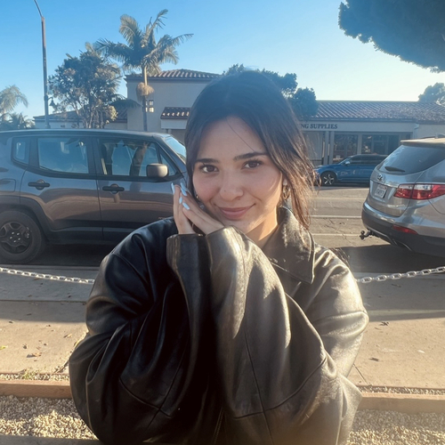 Mia G - UCSB Babysitter