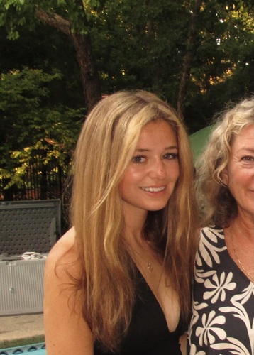 Nola M - UW-Madison Babysitter