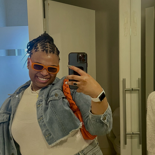 Ty’Nelle B - Meredith Babysitter