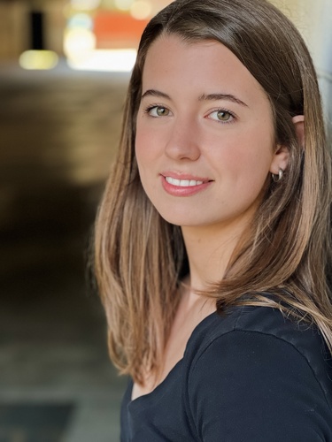 Maggie F - American Academy of Dramatic Arts- New York Babysitter