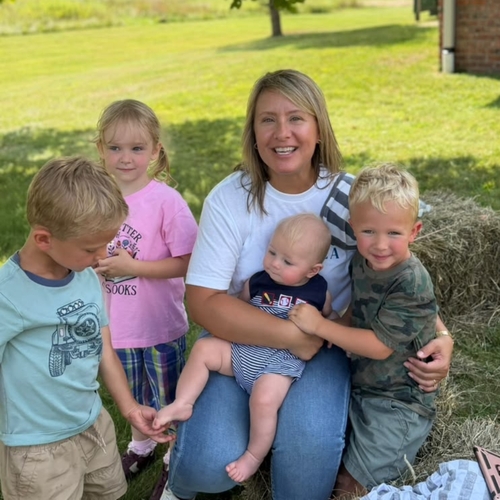 Angie V - St Clair County Community College Babysitter