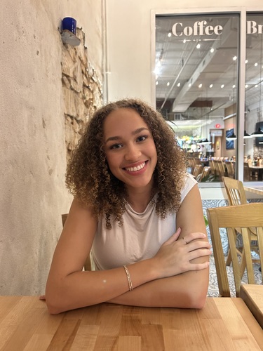 Zoe P - Texas State Babysitter