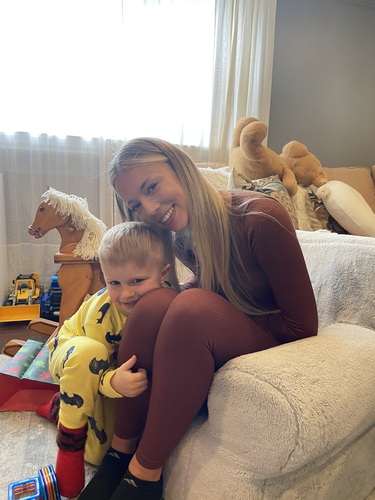 Melanie S - Lewis Babysitter