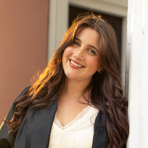 Lainey S - Belmont Babysitter