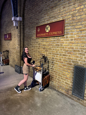 Hannah W - Marinello Schools of Beauty-Simi Valley Babysitter