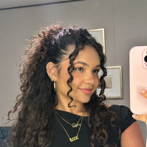 Alexis B – Pace University Student Seeking Nanny Jobs