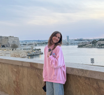 Alexandra E - Belmont Babysitter