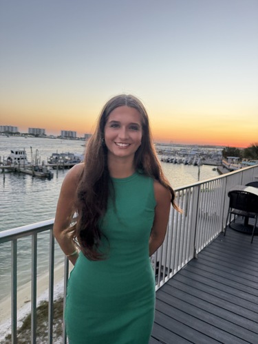 Alyvia S - UWF Babysitter