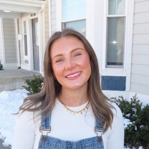 Elly B - Marquette Babysitter