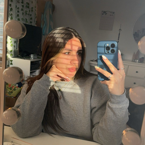 Aiyana V - Quinsigamond Community College  Babysitter