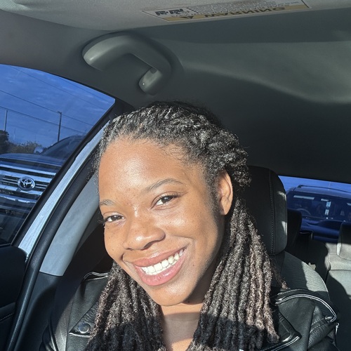 Jahniah L - Valencia Babysitter
