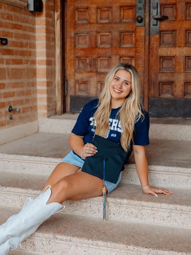 Bradie H - ETBU Babysitter